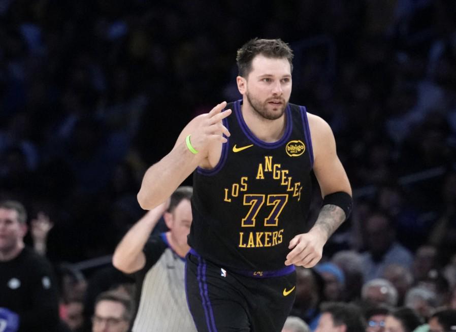 东契奇：我们以强硬方式回应了比赛；与詹姆斯和里夫斯愈发默契