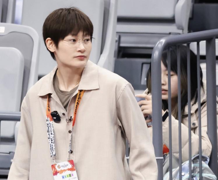 8868-媒体人：杨力维谈国家队集训的言论有风险，可能会动一些人的蛋糕